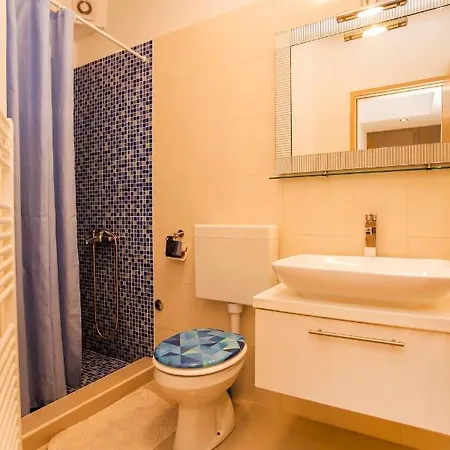 Apartments Zonta 800 M From Beach Rovinj Exterior photo