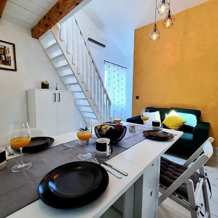 Apartments Zonta 800 M From Beach Rovinj Exterior photo
