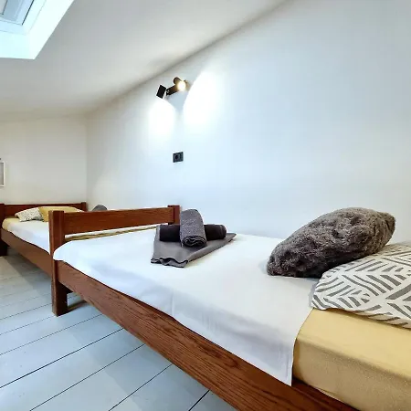 Apartments Zonta 800 M From Beach Rovinj Exterior photo